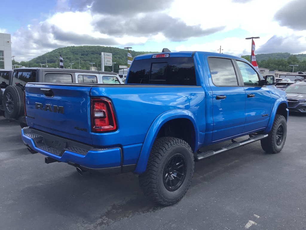 New 2026 Ram 1500 FOX FACTORY OFFROAD PACKAGE BIG HORN CREW CAB 4X4 5' 7" BOX Pickup