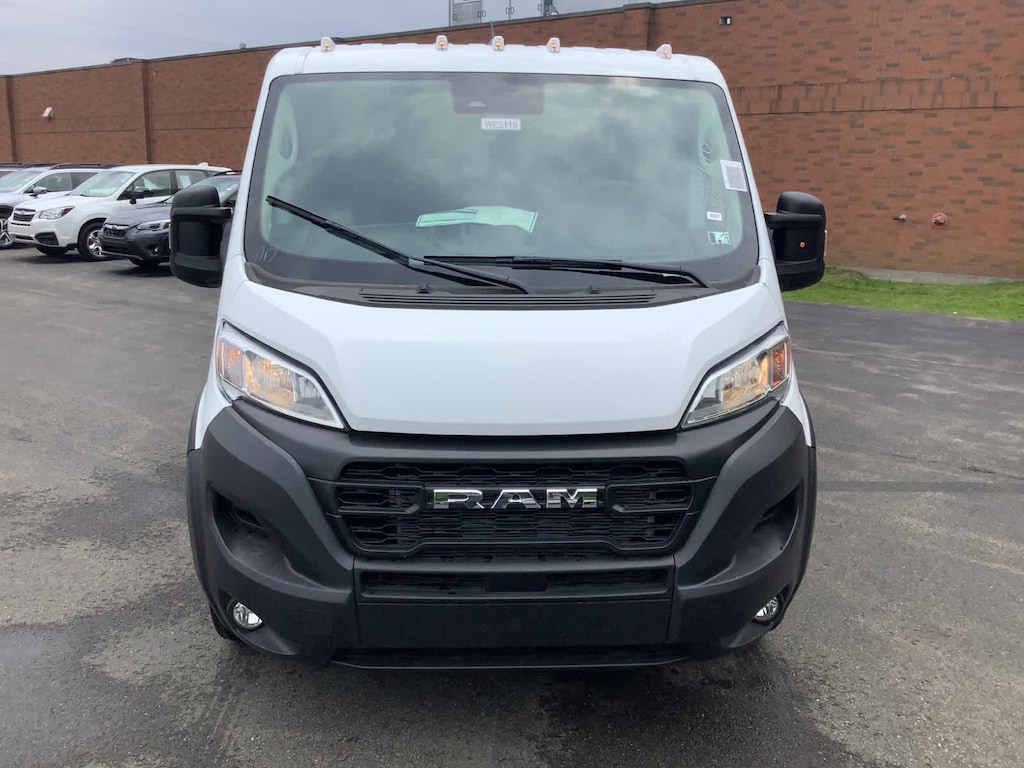 New 2025 Ram ProMaster PROMASTER 1500 TRADESMAN CARGO VAN LOW ROOF 118' W Cargo Van