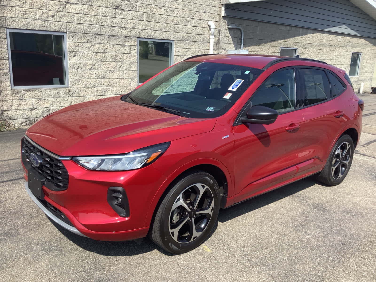 2023 Ford Escape ST-Line Select photo 3