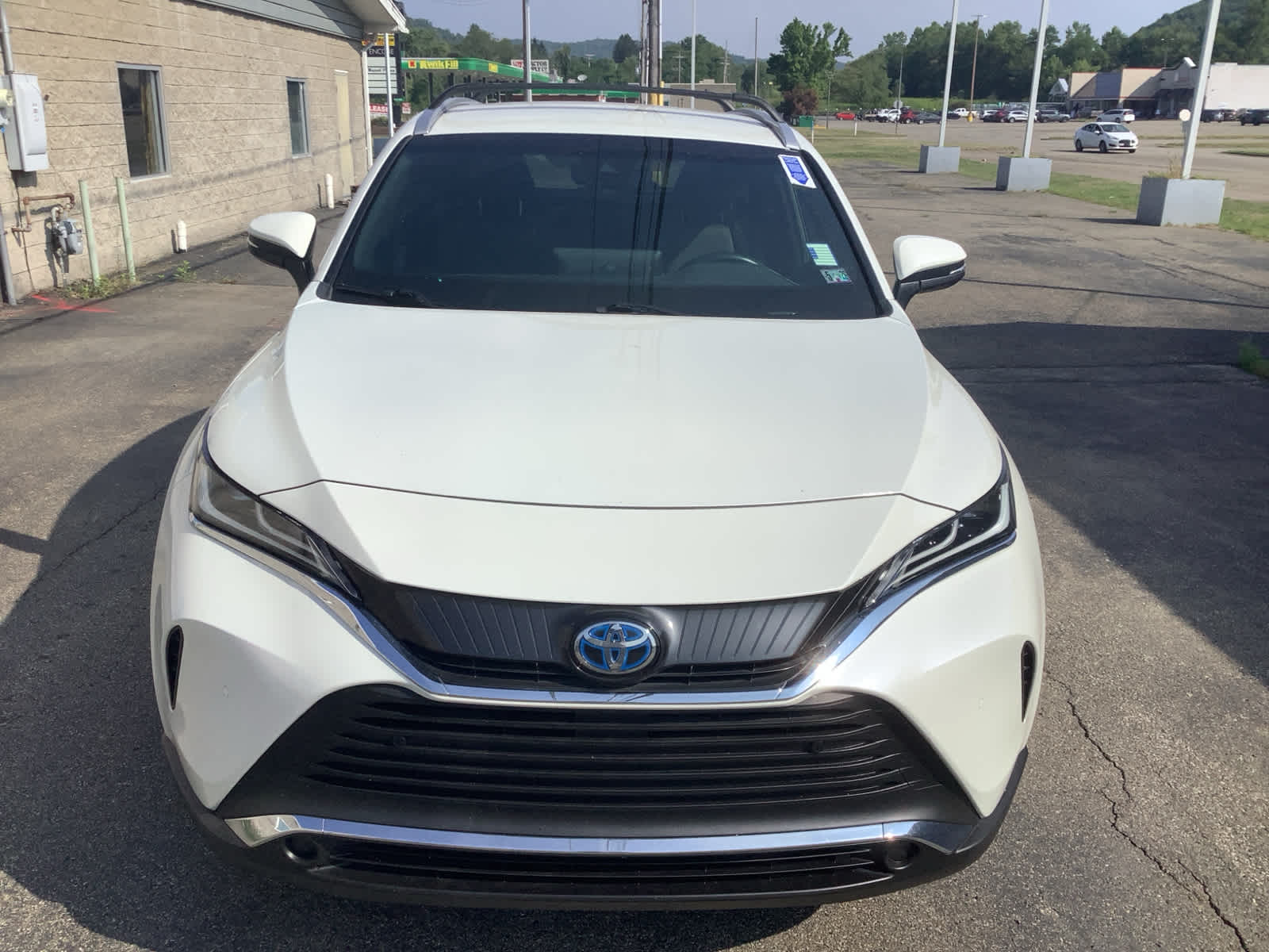 2022 Toyota Venza XLE photo 2