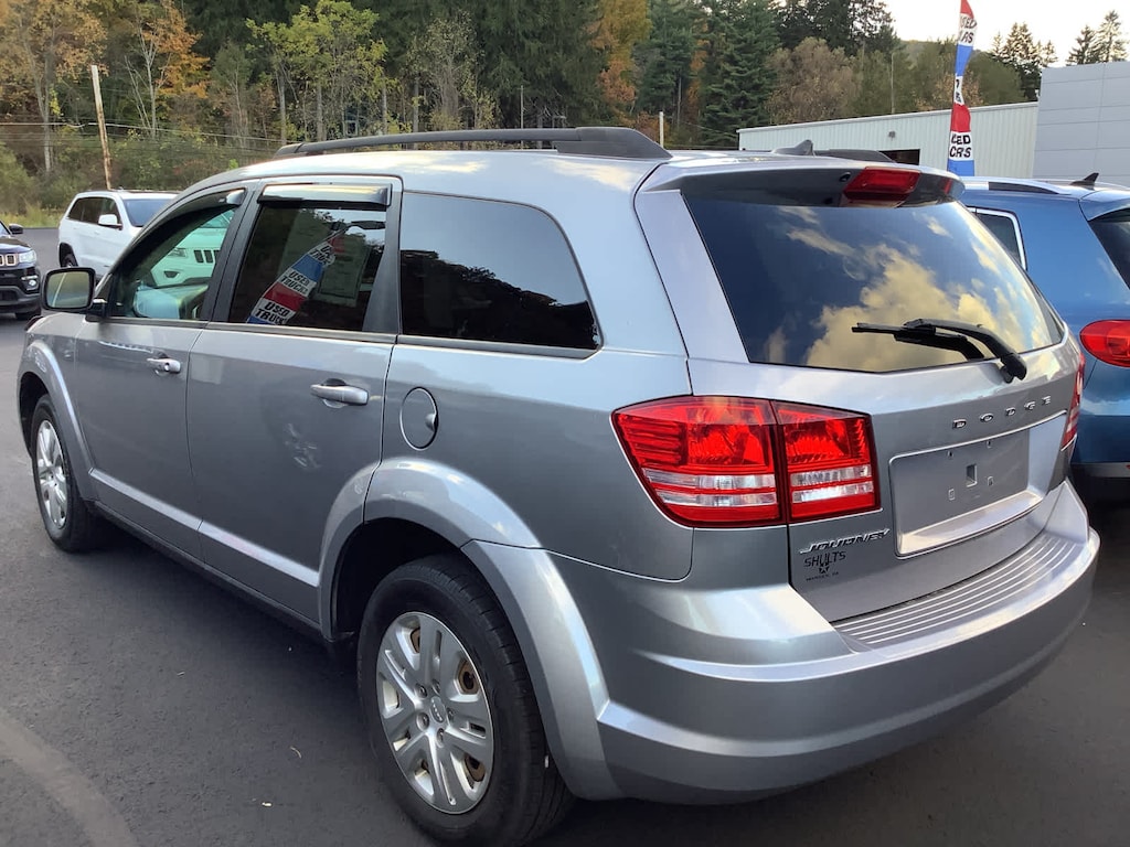 Used 2018 Dodge Journey SE SUV