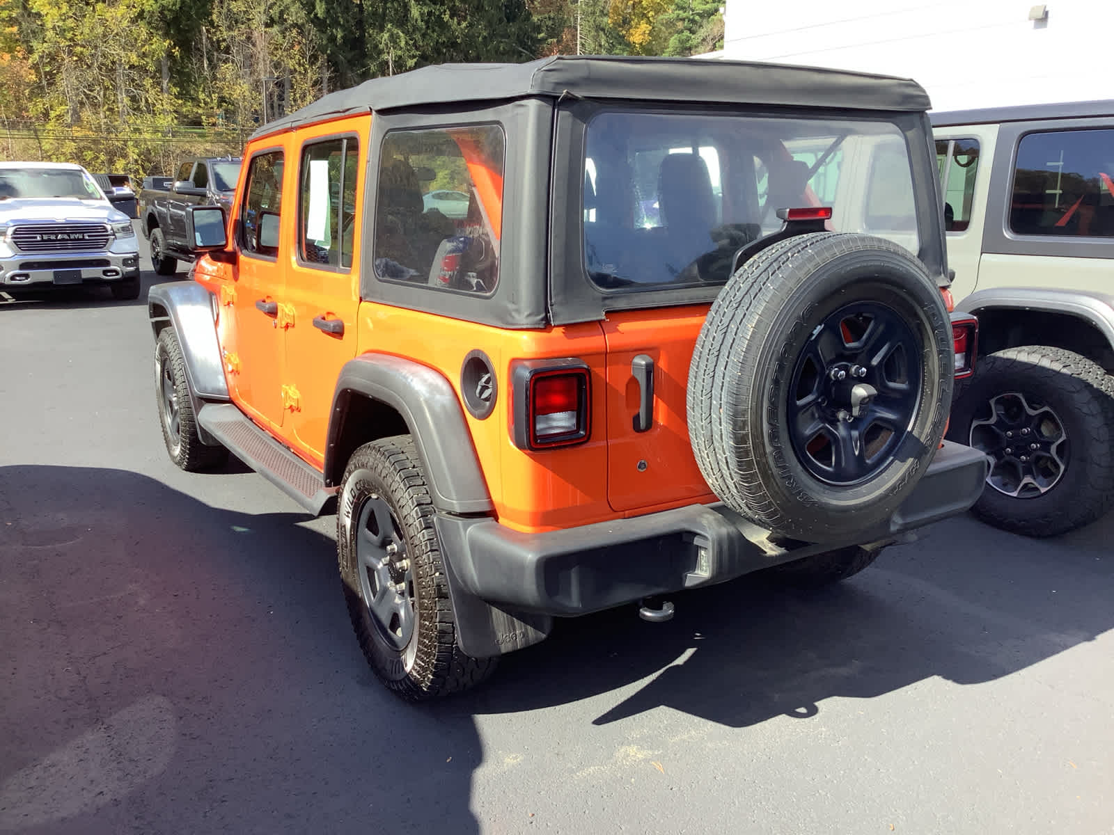 2018 Jeep Wrangler Unlimited Sport photo 4