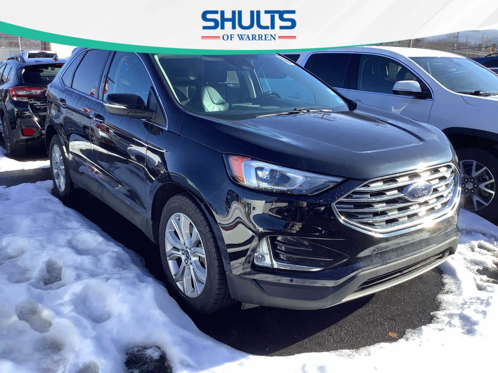2022 Ford Edge Titanium's photo