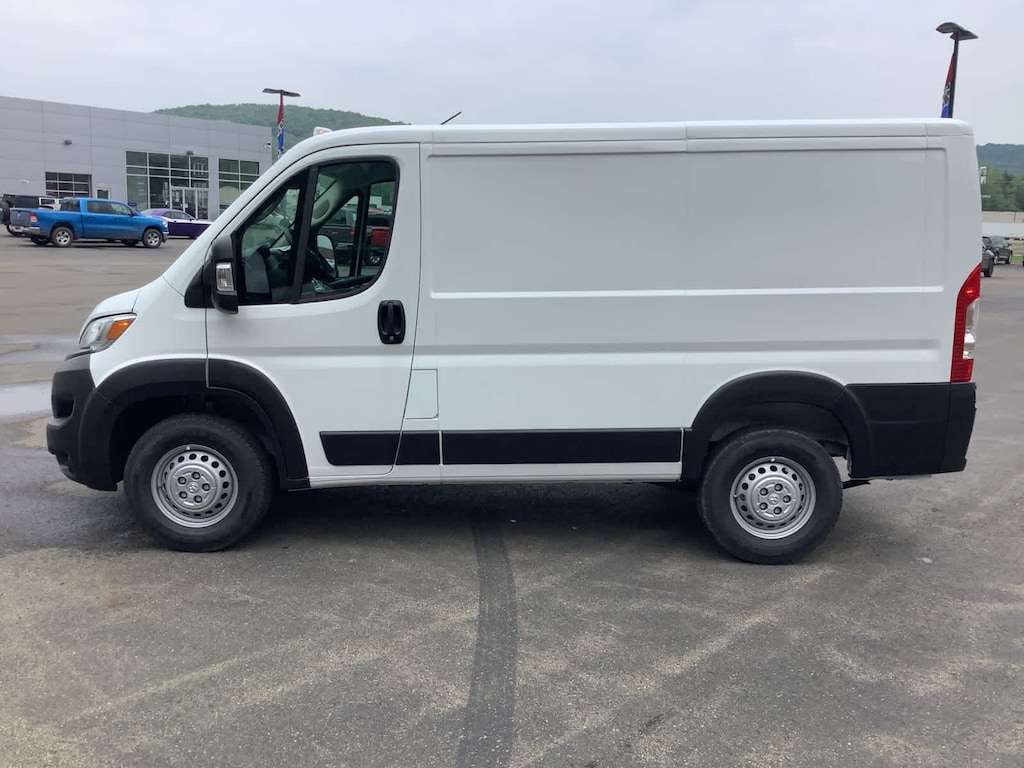 New 2025 Ram ProMaster PROMASTER 1500 TRADESMAN CARGO VAN LOW ROOF 118' W Cargo Van