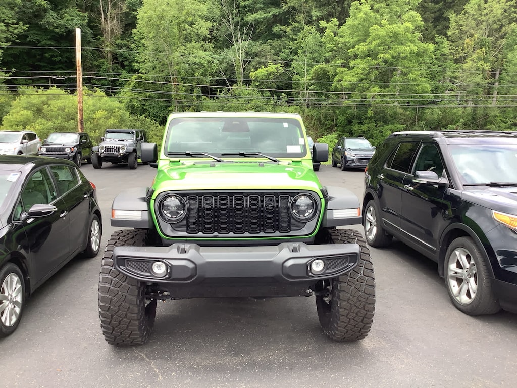 New 2026 Jeep Wrangler ROCKY RIDGE PACKAGE 4-DOOR WILLYS Sport Utility