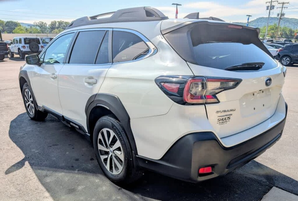 Used 2023 Subaru Outback Premium SUV