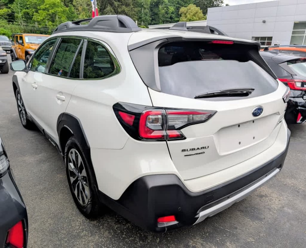 Used 2024 Subaru Outback Limited SUV