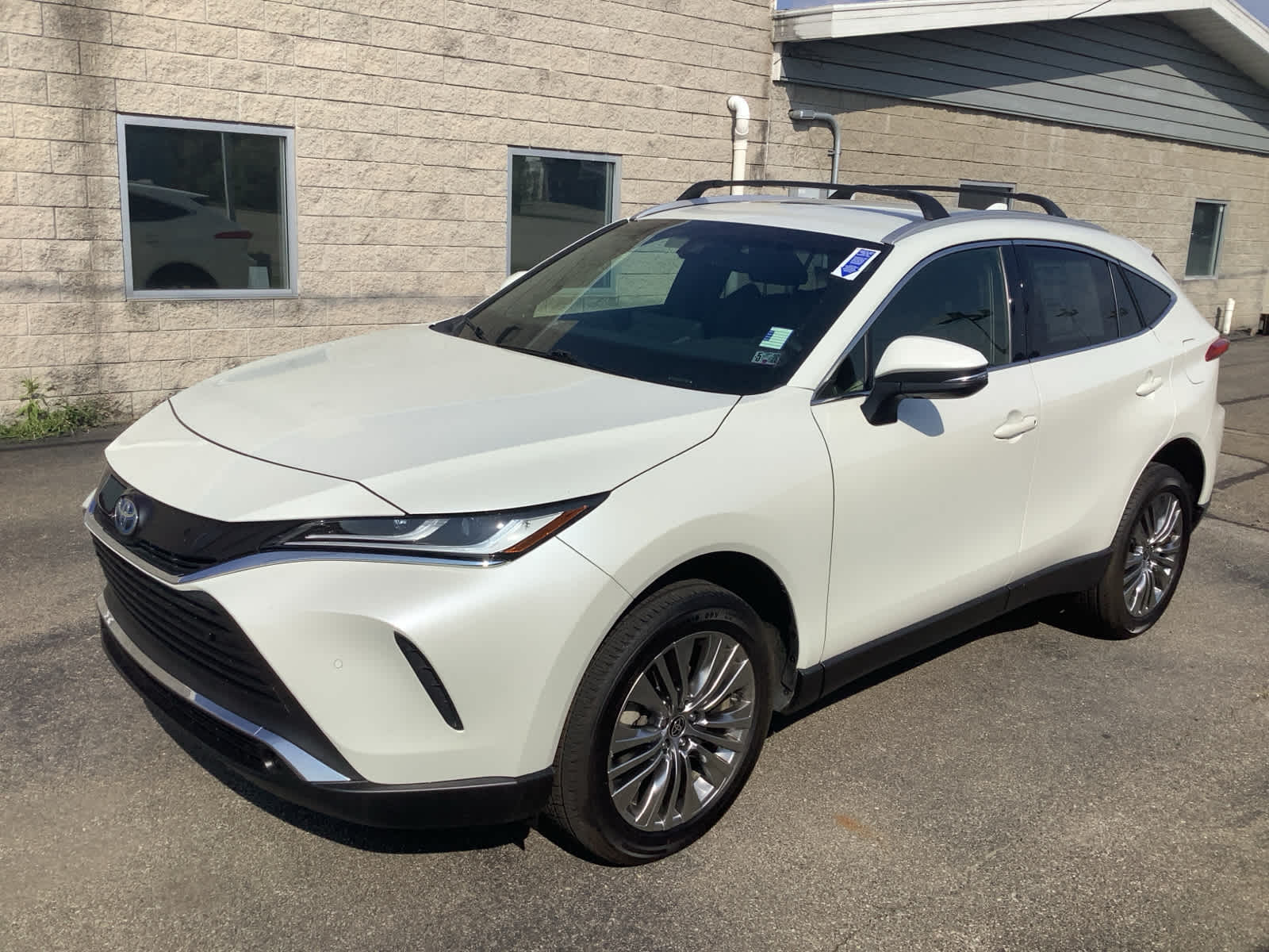 2022 Toyota Venza XLE photo 3