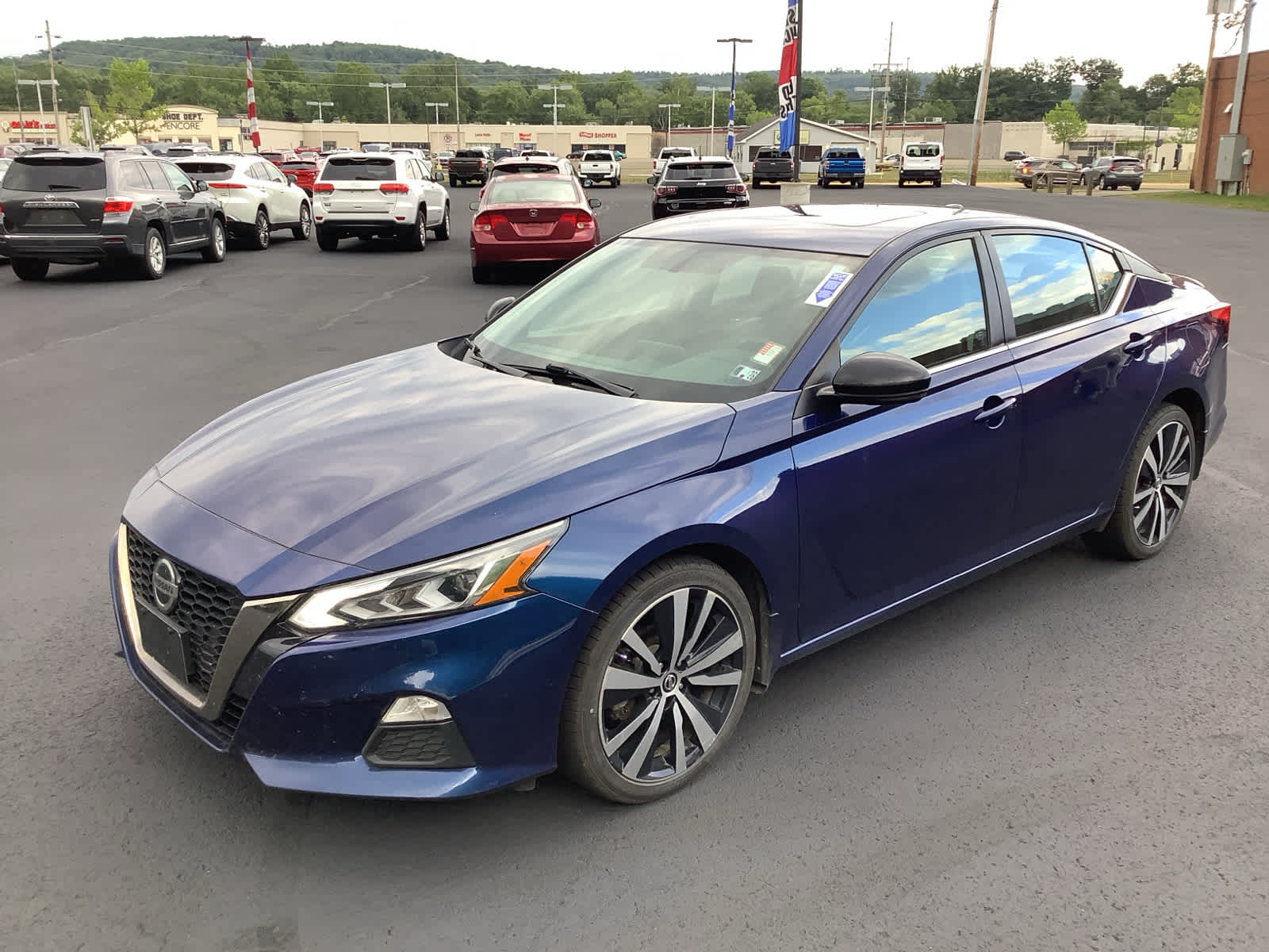2019 Nissan Altima SR photo 2