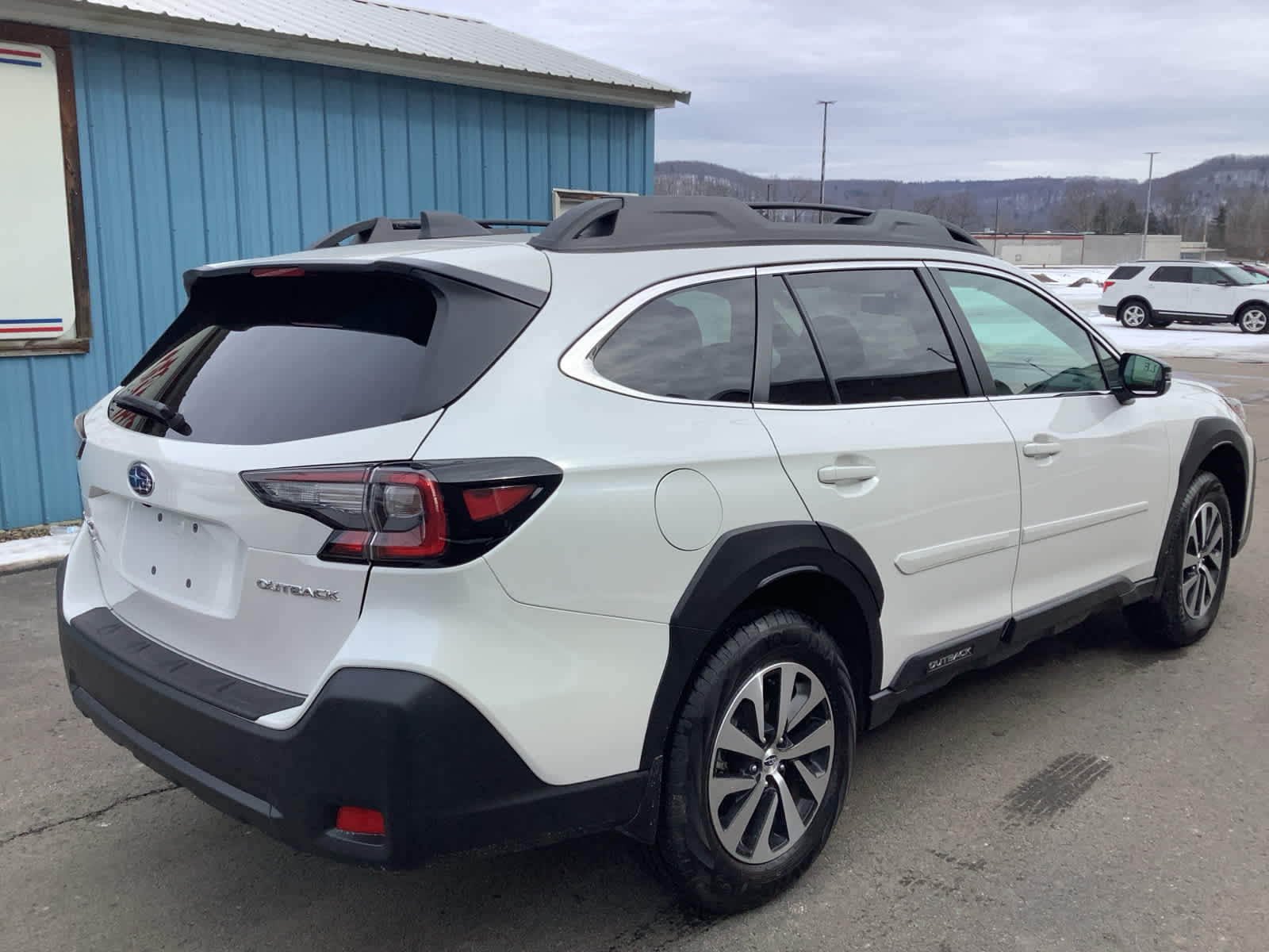 2025 Subaru Outback Premium photo 3