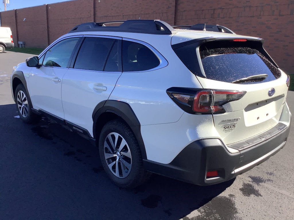 Used 2023 Subaru Outback Premium SUV