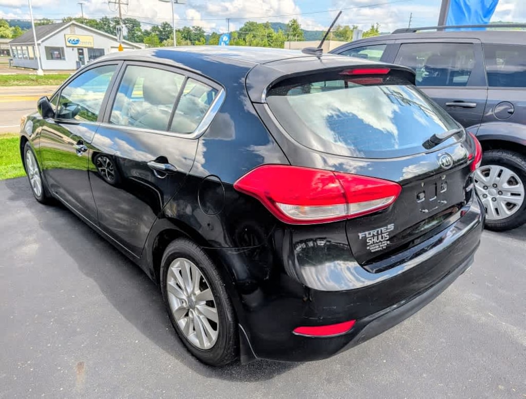 Used 2015 Kia Forte 5-Door EX Sedan