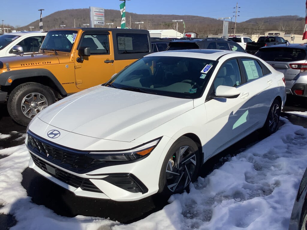 Used 2024 Hyundai Elantra SEL Sedan