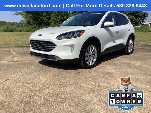2022 Ford Escape Titanium's photo