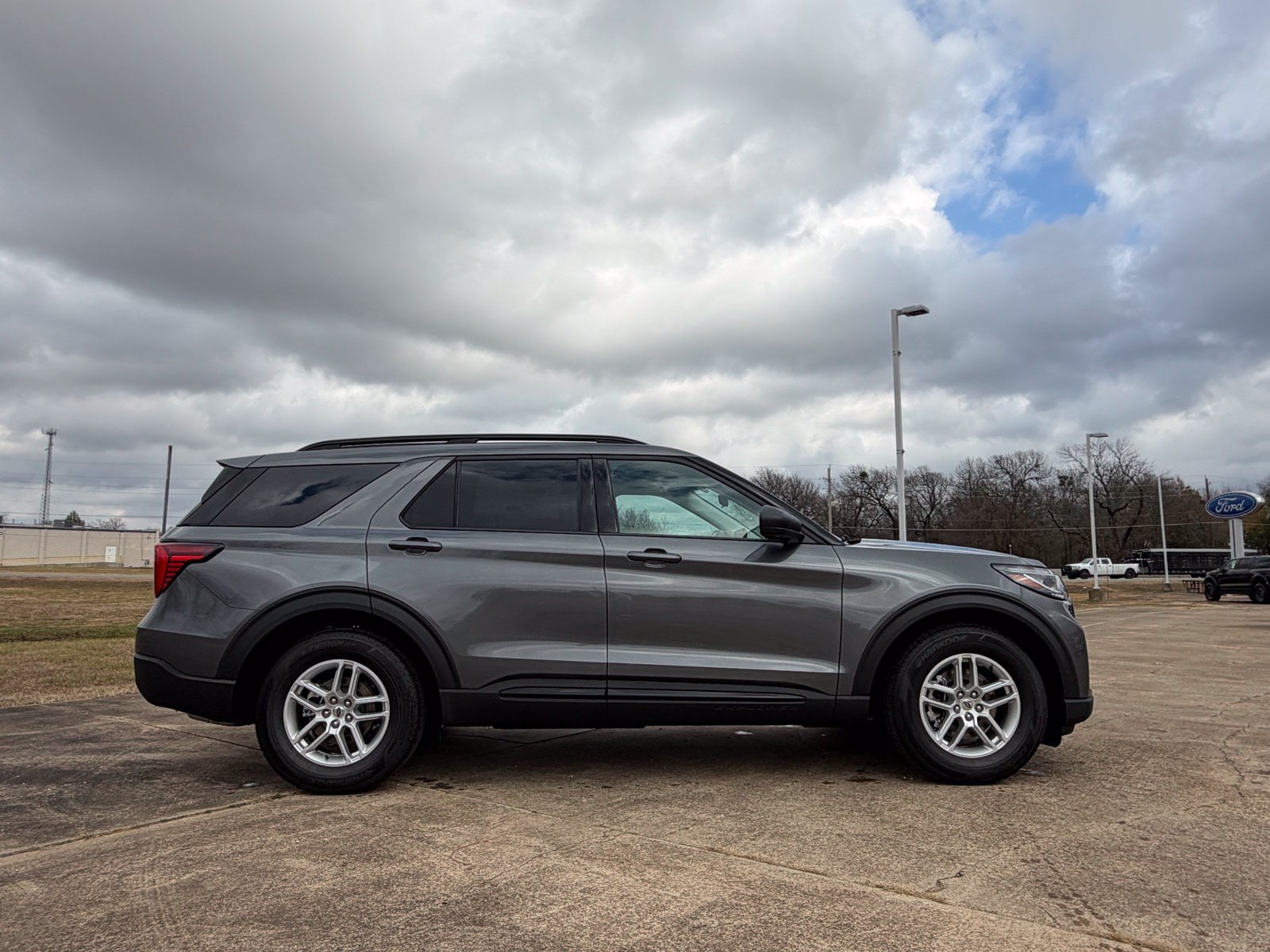 2026 Ford Explorer Active - Photo 4