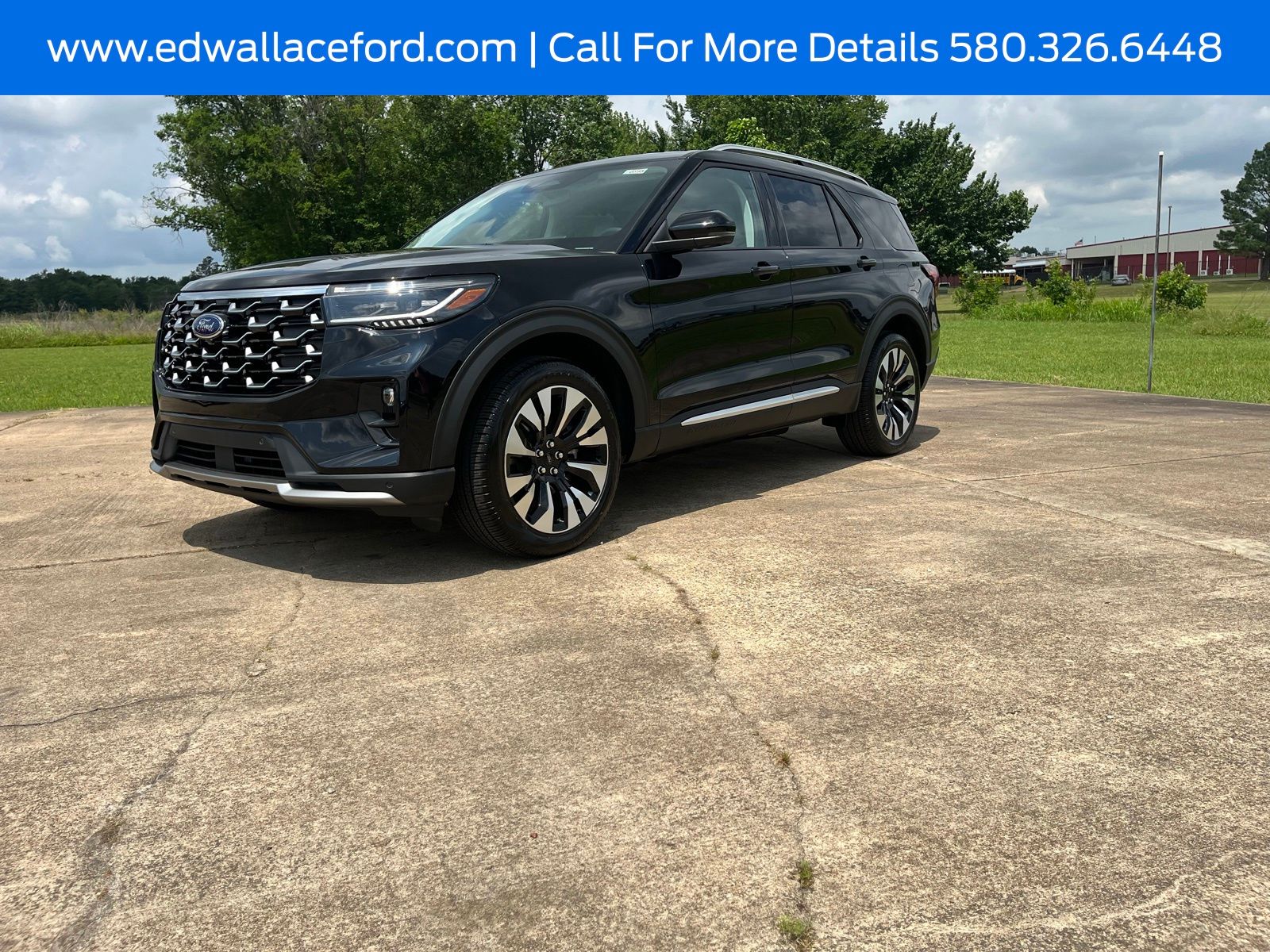 2026 Ford Explorer Platinum 4WD's photo