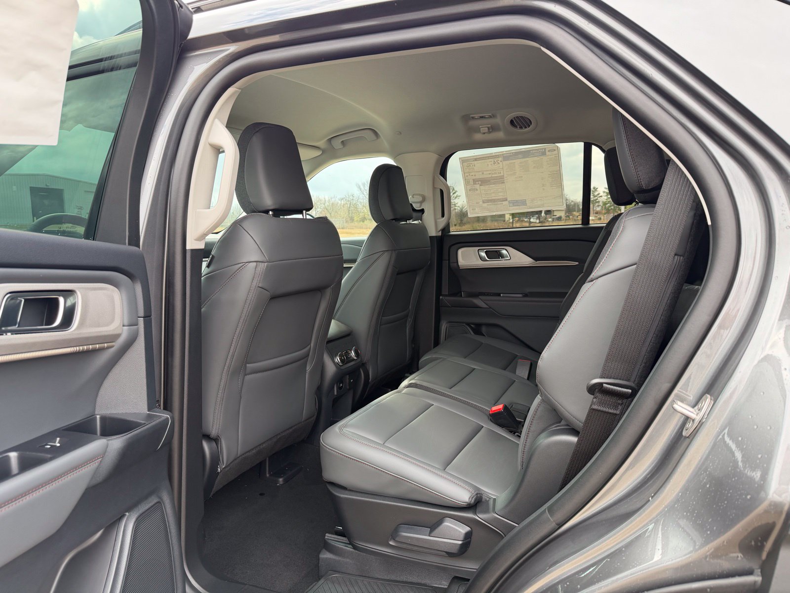 2026 Ford Explorer Active - Photo 13