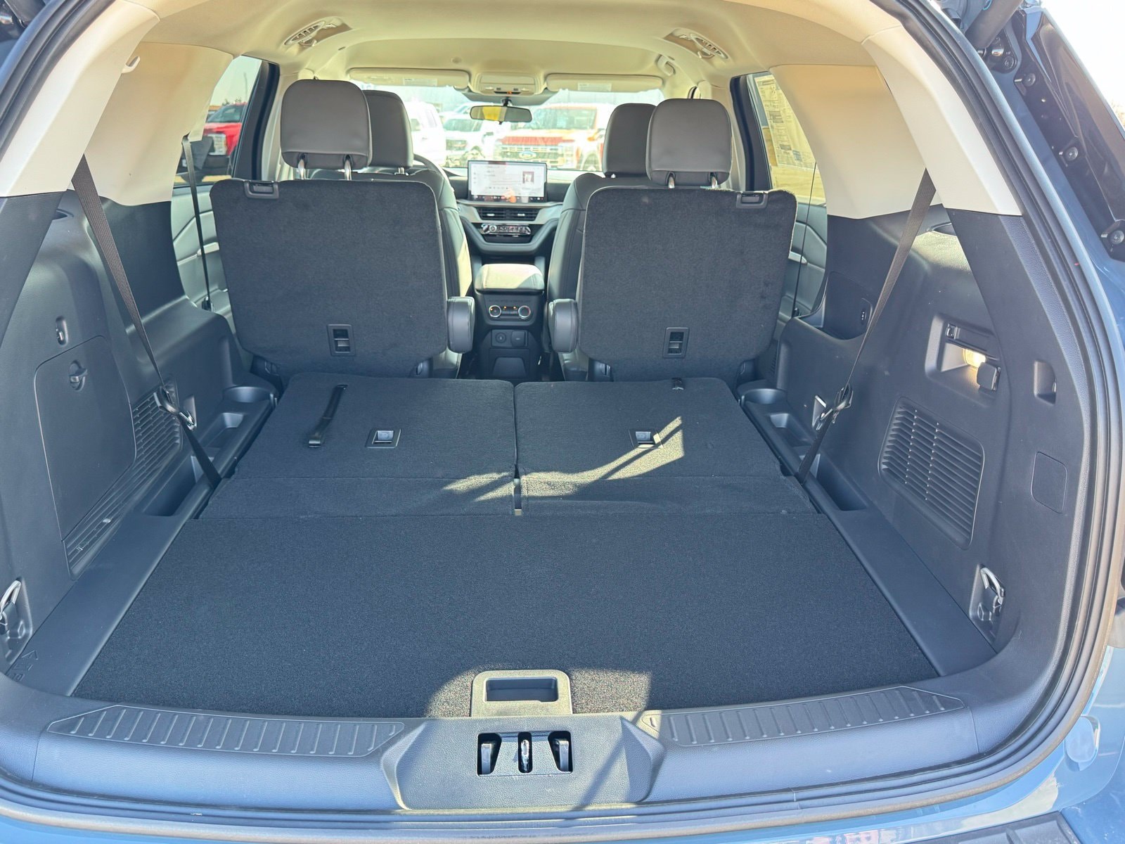 2026 Ford Explorer Active - Photo 13