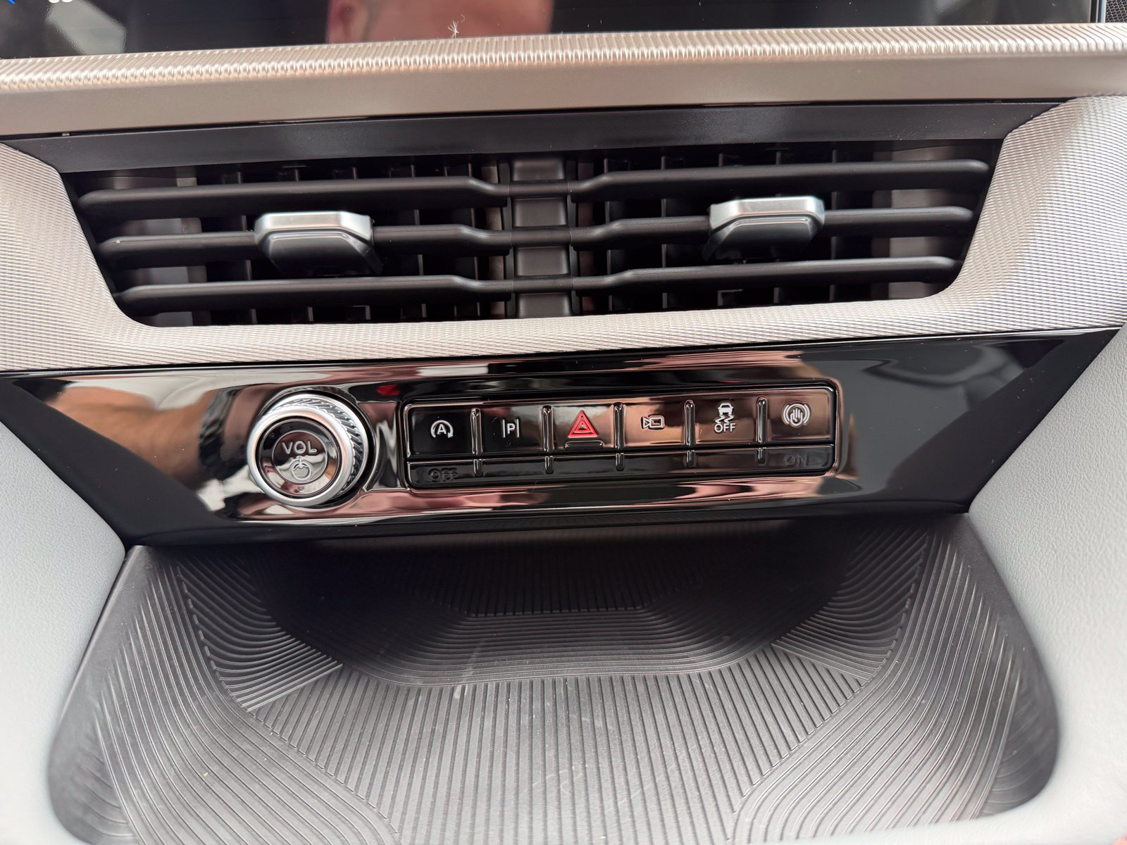 2026 Ford Explorer Active - Photo 23