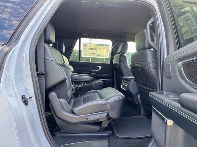 2025 Ford Expedition MAX Platinum - Photo 11