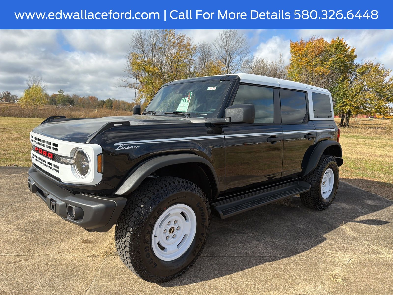 2025 Ford Bronco 4-Door Heritage Editon's photo