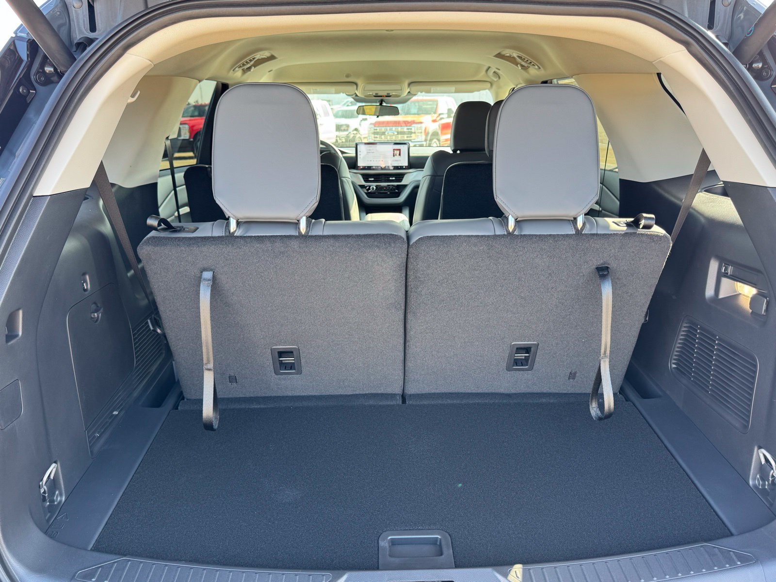 2026 Ford Explorer Active - Photo 14