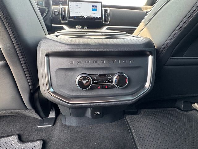 2025 Ford Expedition MAX Platinum - Photo 17