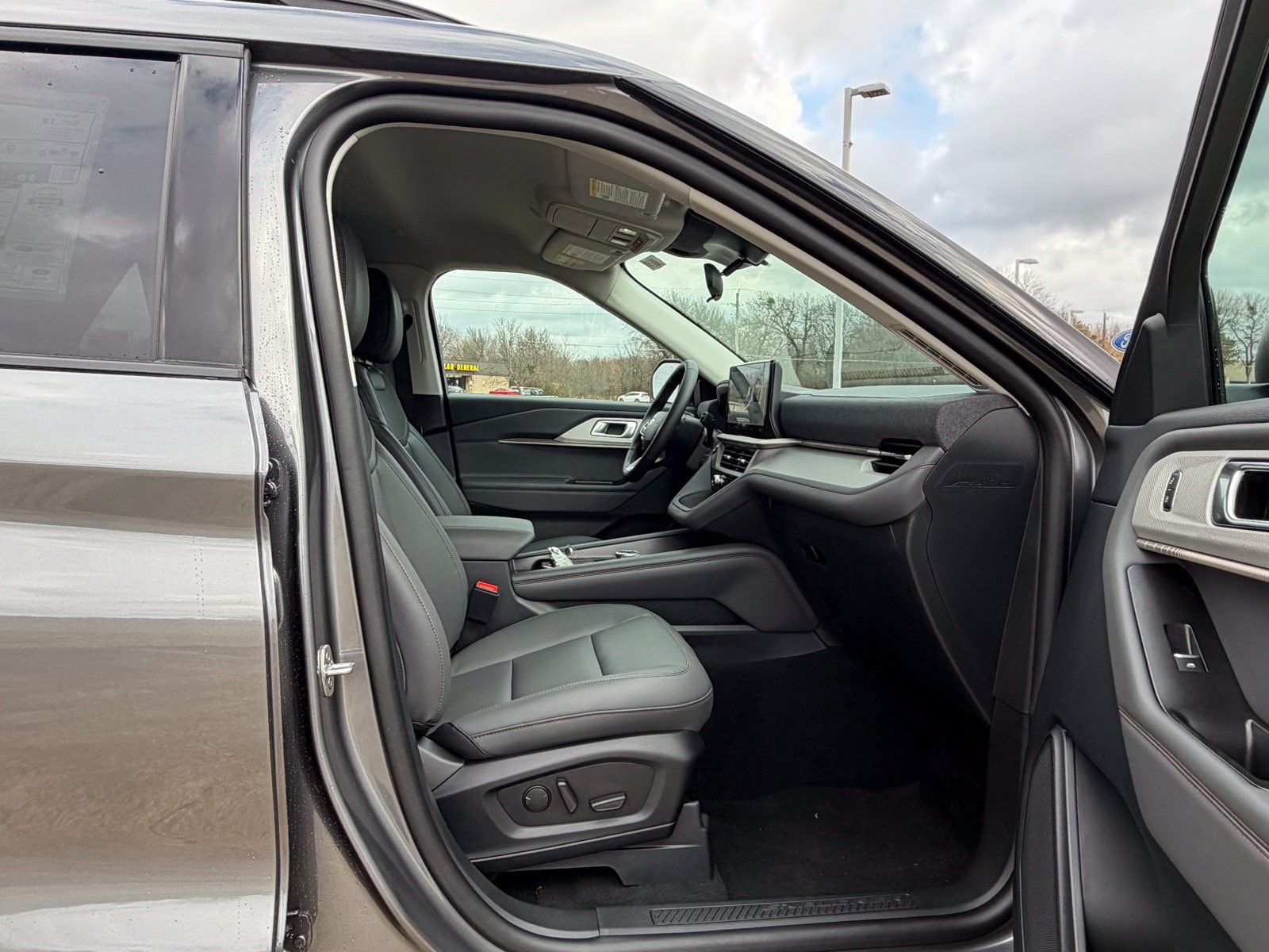2026 Ford Explorer Active - Photo 12