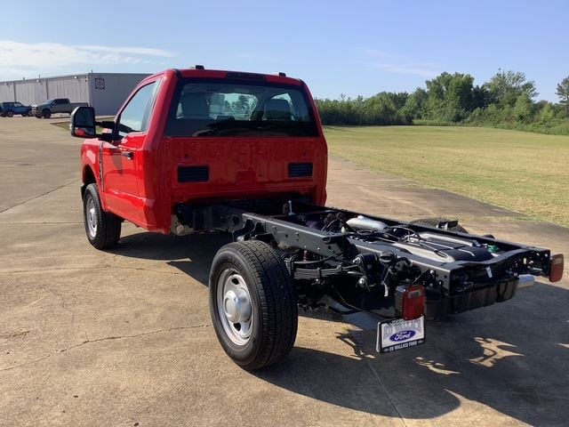 2026 Ford F-350 Super Duty Chassis Cab XL - Photo 7