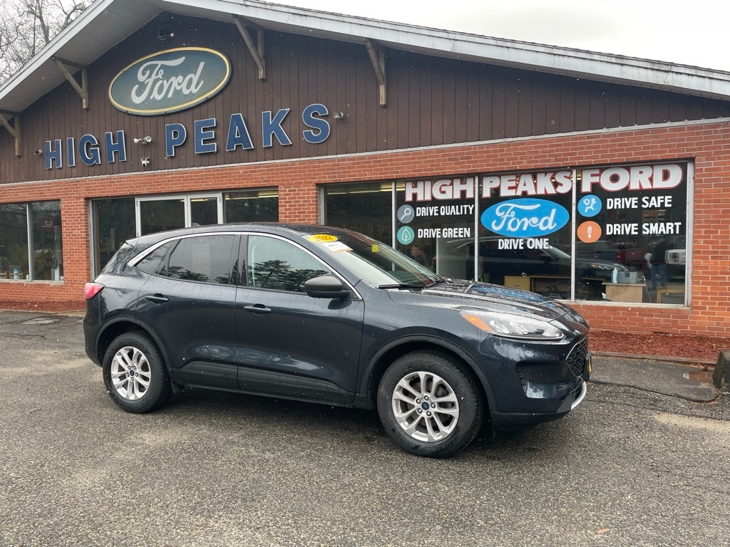 2022 Ford Escape SE's photo