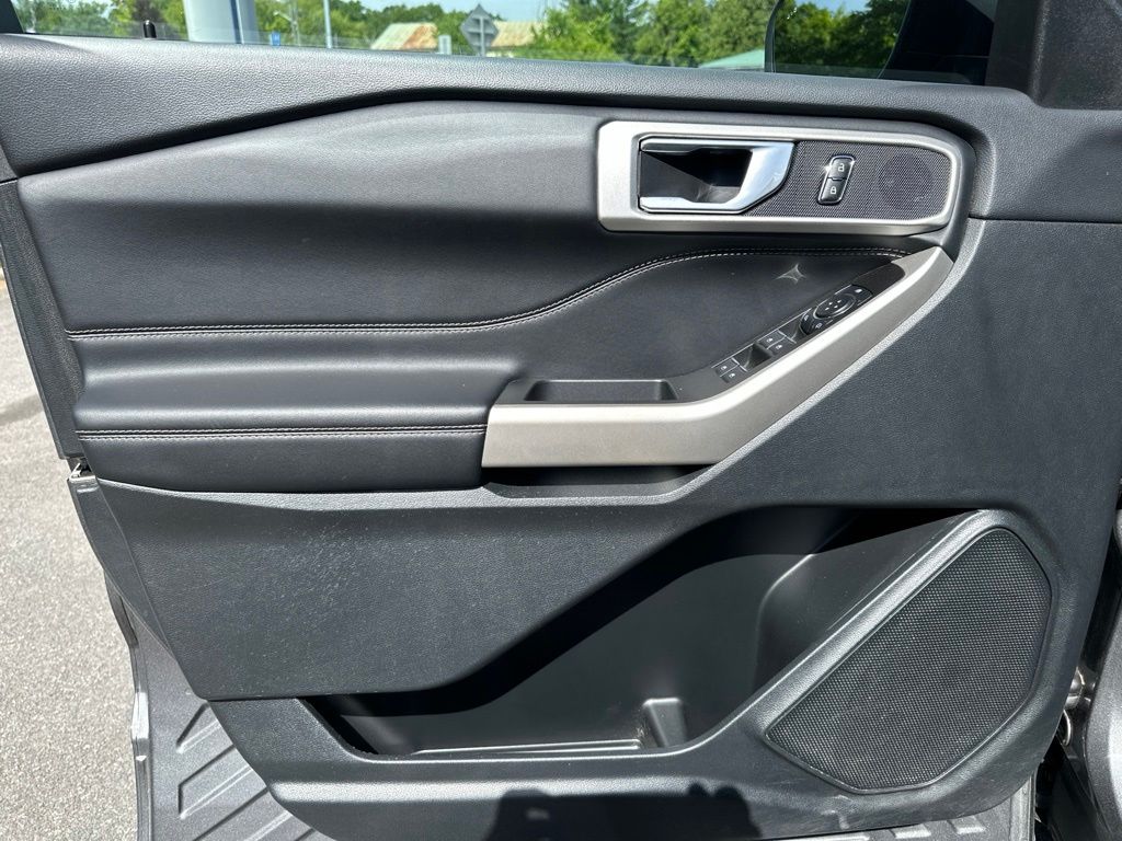 2023 Ford Explorer XLT - Photo 14
