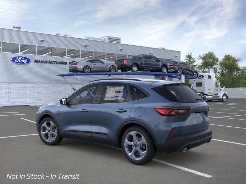 2025 Ford Escape ST-Line photo 4
