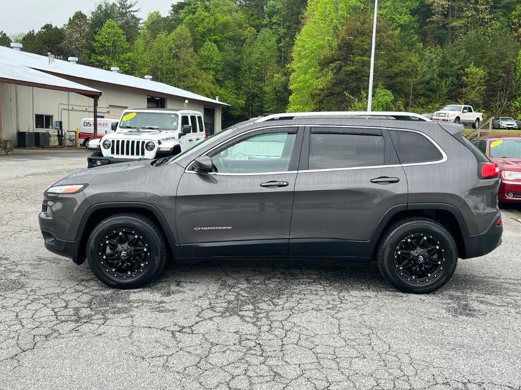 Used 2018 Jeep Cherokee Latitude Plus with VIN 1C4PJMLB4JD599009 for sale in Brevard, NC