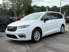 2026 Chrysler Pacifica Select Passenger Van