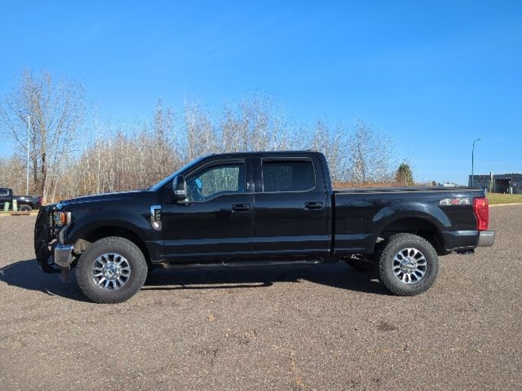 Used 2022 Ford F-250SD Lariat Truck Crew Cab