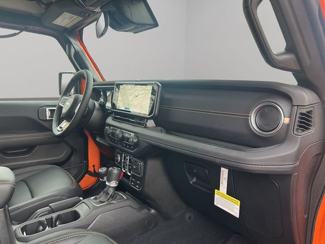 2025 Jeep Wrangler 4-Door Sahara - Photo 26