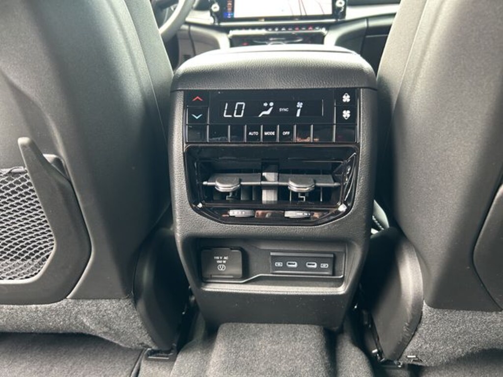 New 2026 Jeep Grand Cherokee Laredo Sport Utility