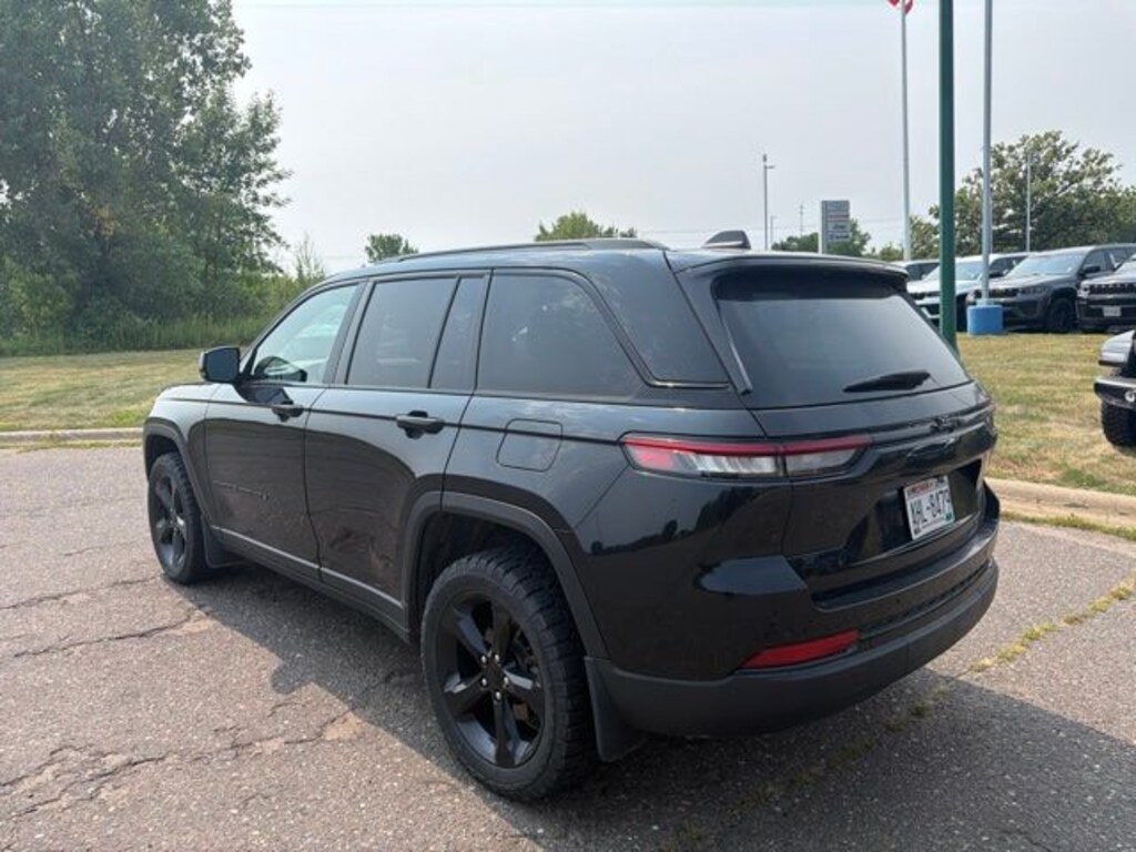 Used 2024 Jeep Grand Cherokee Altitude X SUV