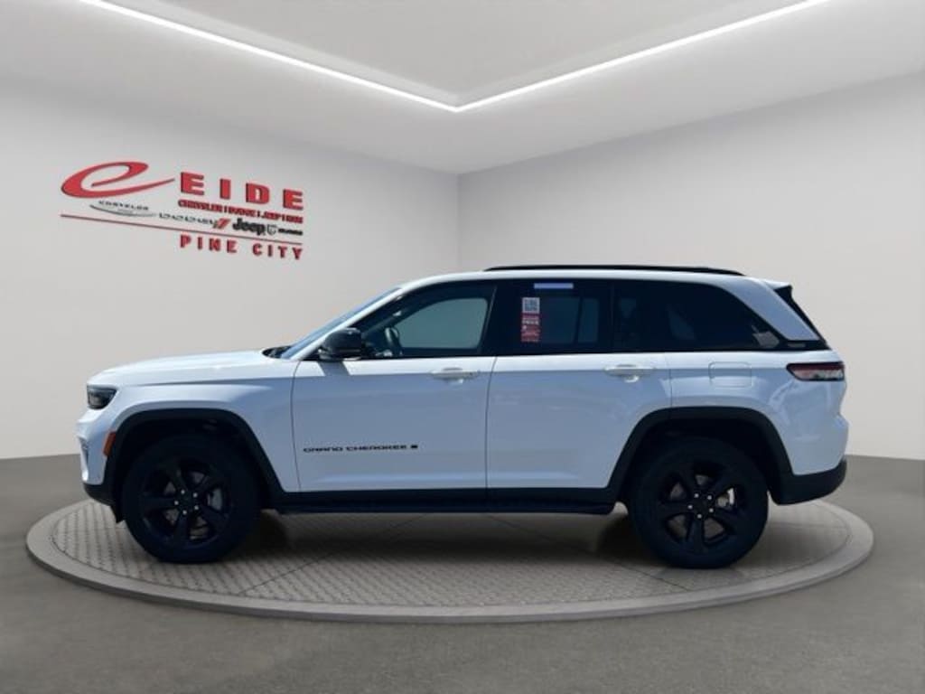 Used 2024 Jeep Grand Cherokee Limited SUV