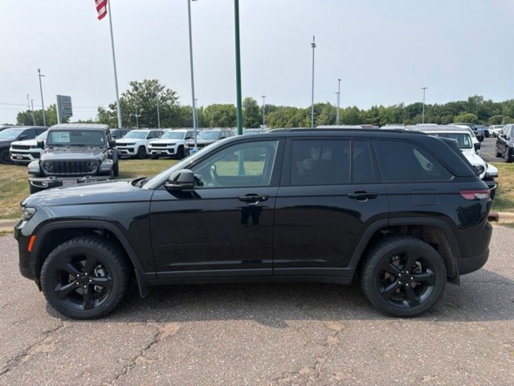 Used 2024 Jeep Grand Cherokee Altitude X SUV