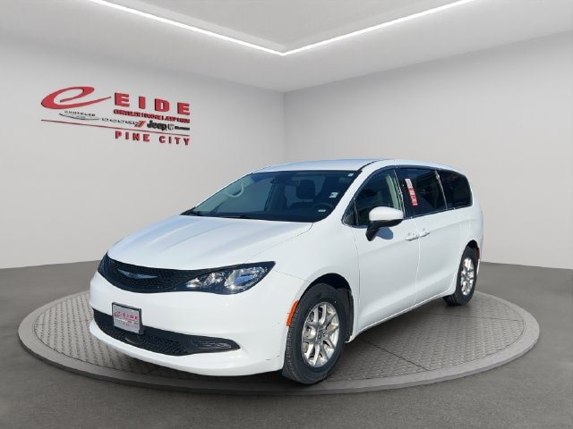 2023 Chrysler Voyager