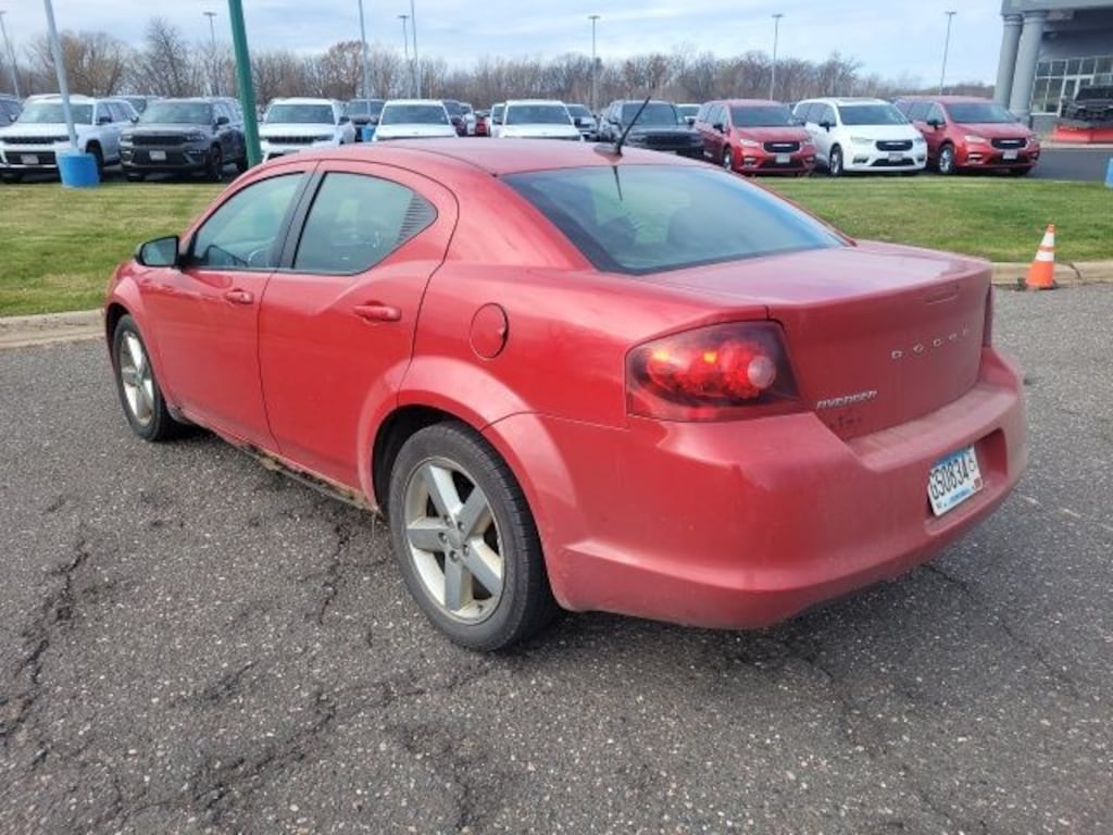 Used 2013 Dodge Avenger SE Sedan