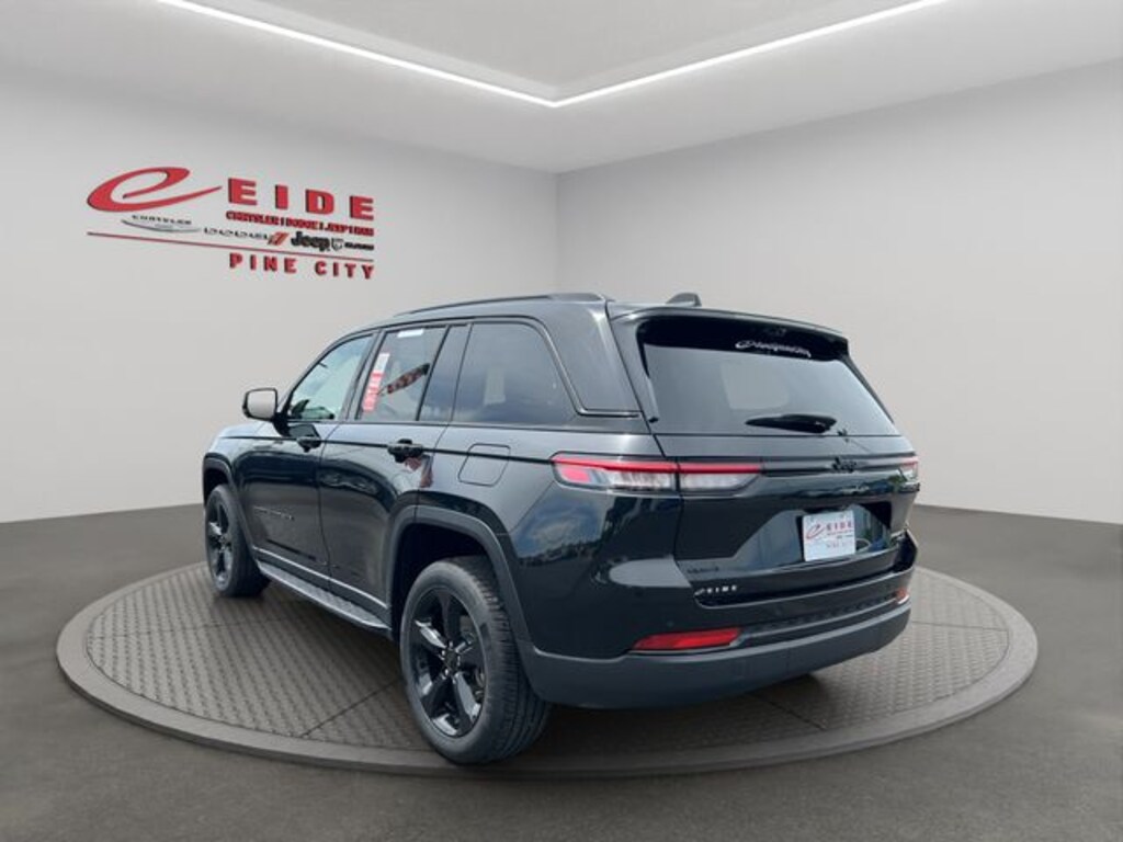 Used 2024 Jeep Grand Cherokee Limited SUV