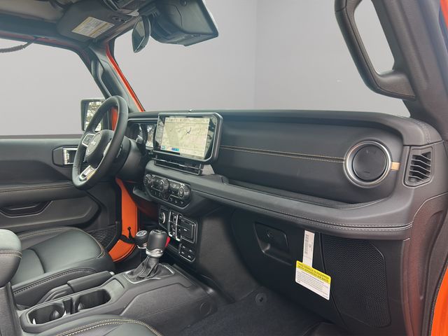 2025 Jeep Wrangler 4-Door Sahara - Photo 40