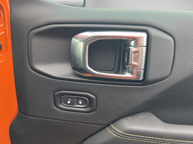 2025 Jeep Wrangler 4-Door Sahara - Photo 19