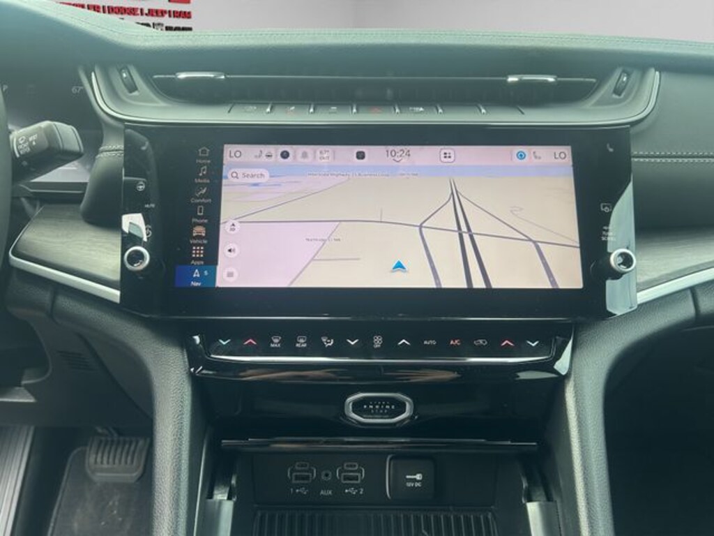 New 2026 Jeep Grand Cherokee Laredo Sport Utility