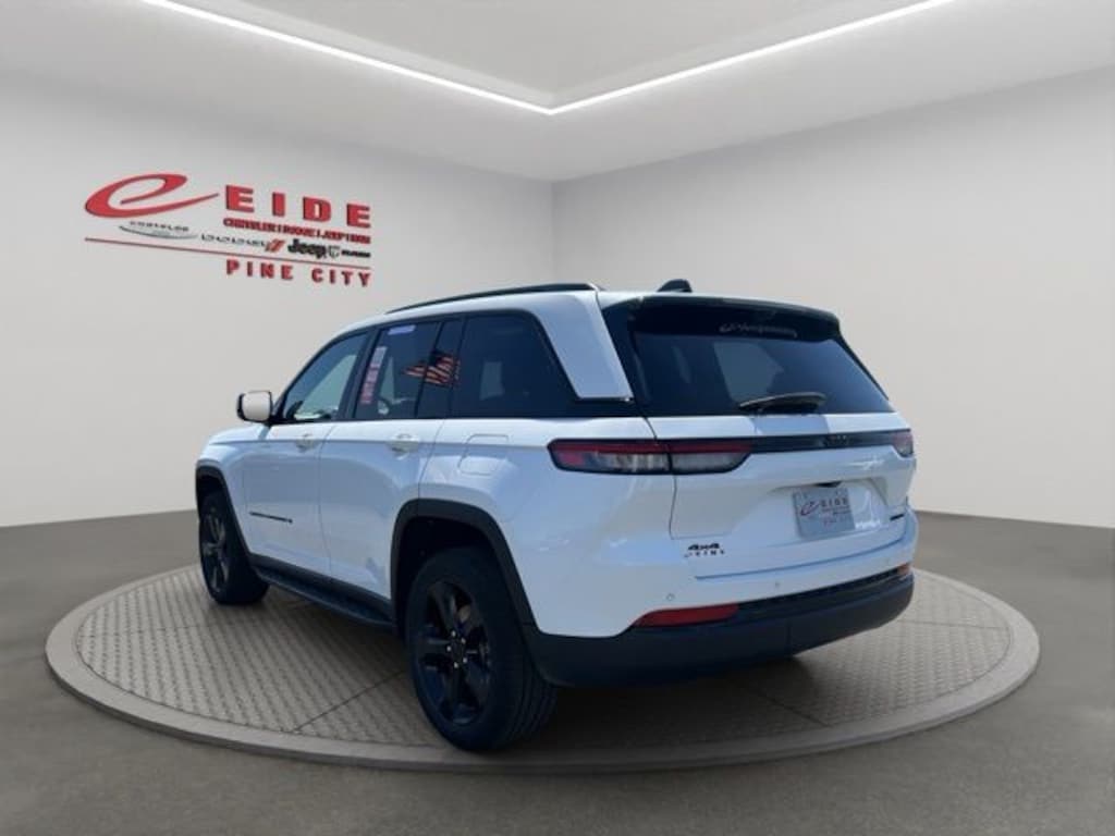 Used 2024 Jeep Grand Cherokee Limited SUV