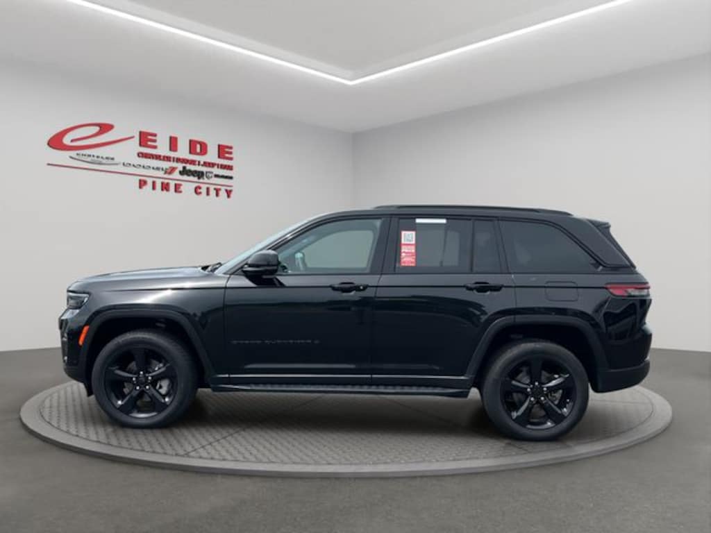 Used 2024 Jeep Grand Cherokee Limited SUV