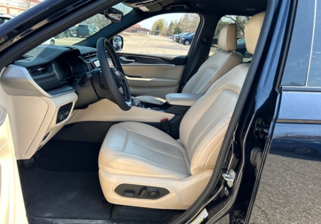 Used 2024 Jeep Grand Cherokee Limited SUV