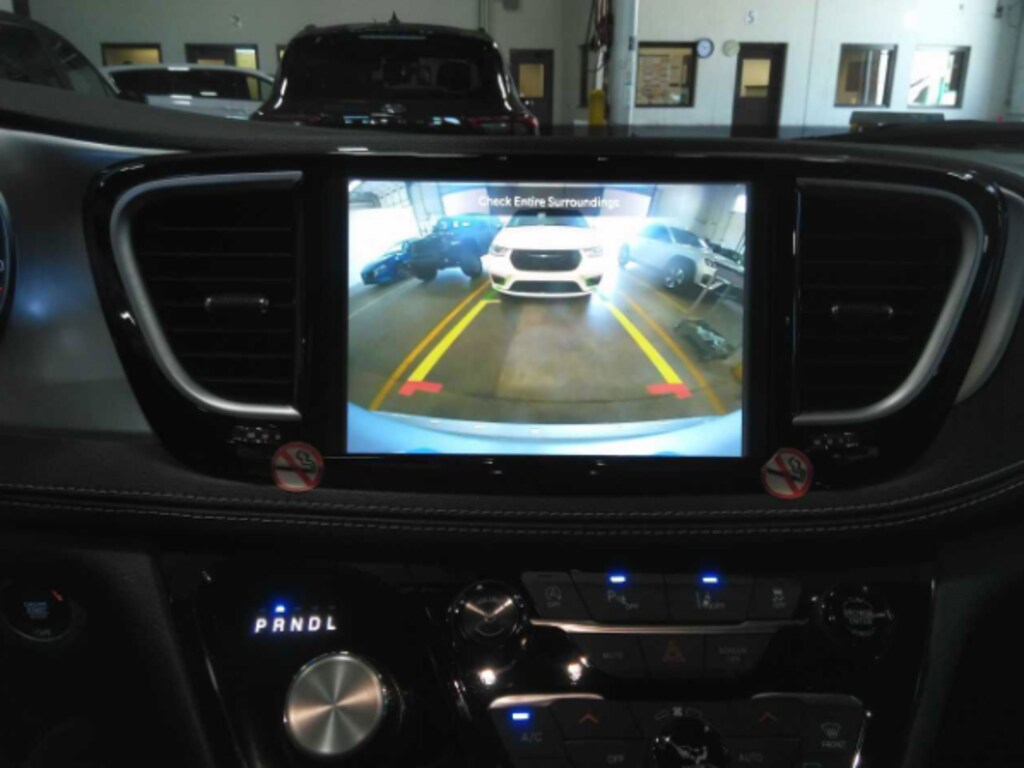 Used 2026 Chrysler Pacifica Limited Van Passenger Van